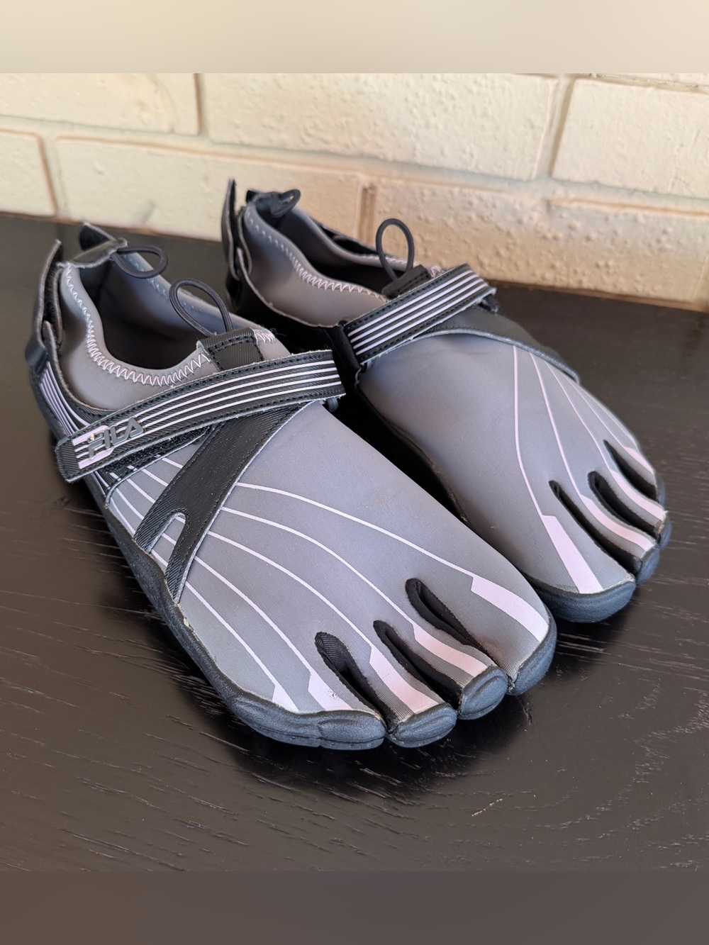 Fila Skeletoes Water Shoes Women Sz 11 Gray EZ Slide Barefoot Minimalist MINT